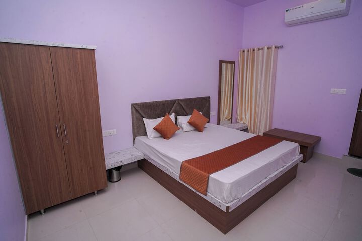 Room 3 of 11