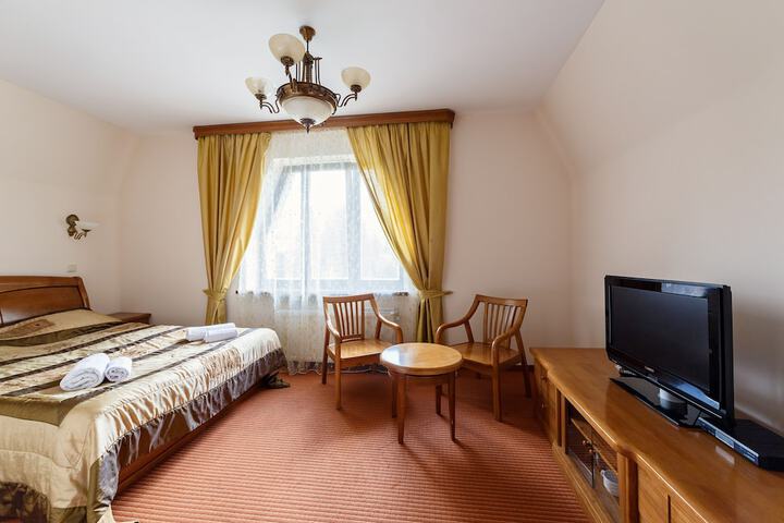Room 5 of 38
