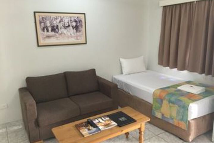 Room 17 of 39