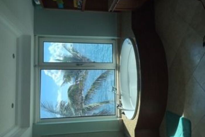 Room 13 of 34