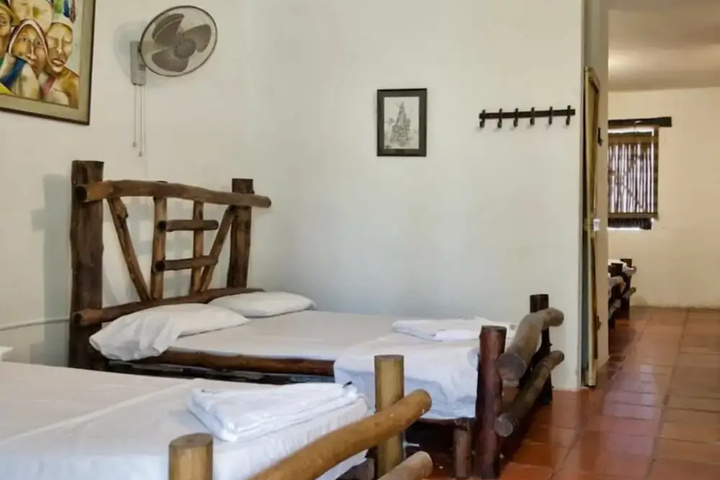 Room 2 of 8