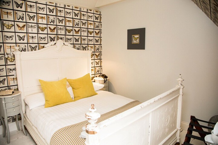 Room 25 of 59