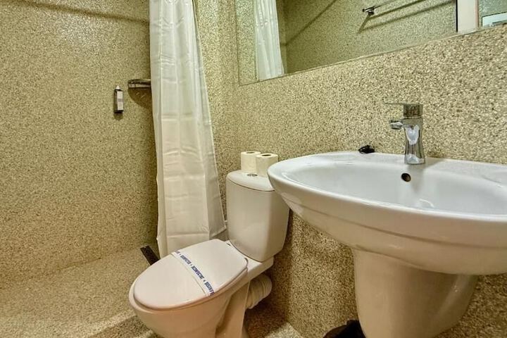 Room 15 of 19