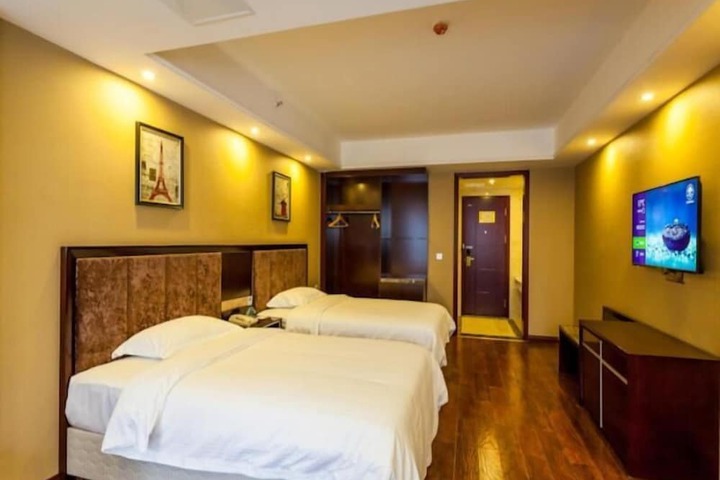 Room 21 of 40