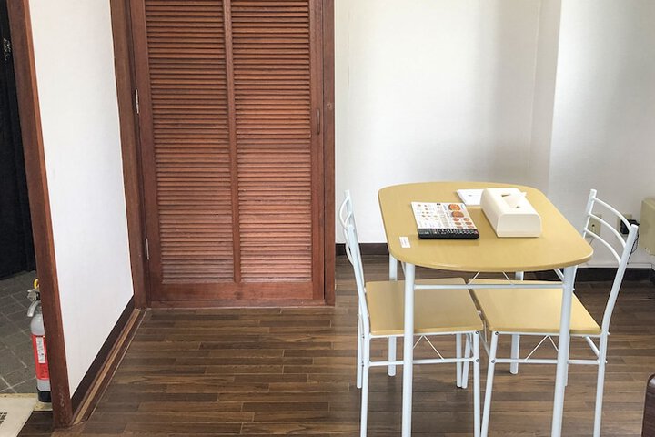Room 50 of 80