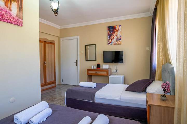 Room 10 of 35