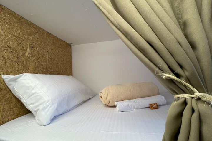 Room 17 of 36