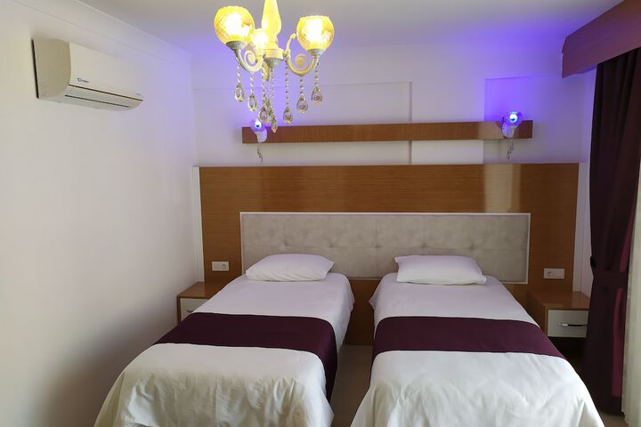 Room 5 of 20