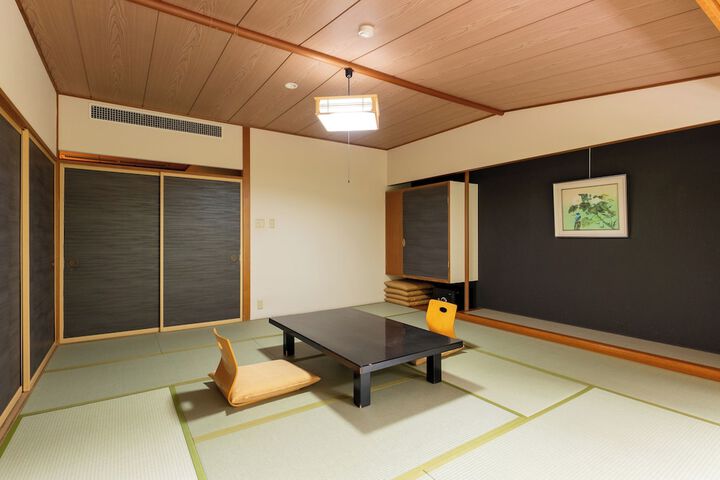 Room 16 of 46