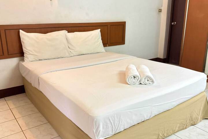 Room 14 of 25