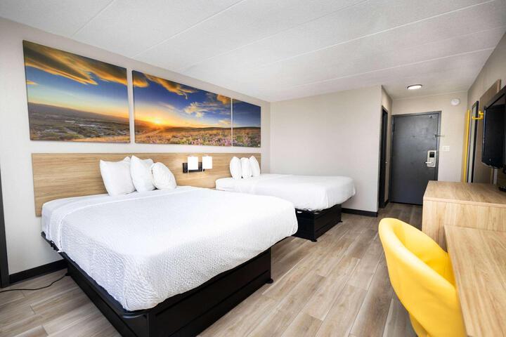 2 Double Beds (3 of 9)
