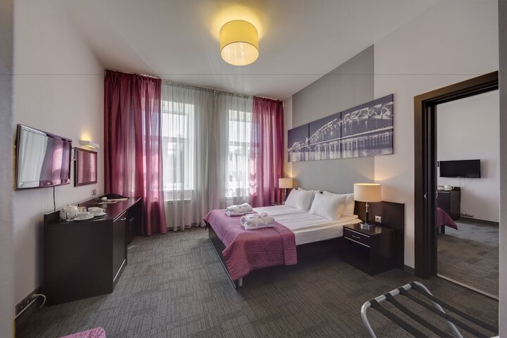 Room 18 of 65