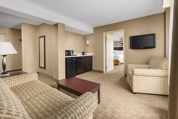 1 King Bed (1 of 18)