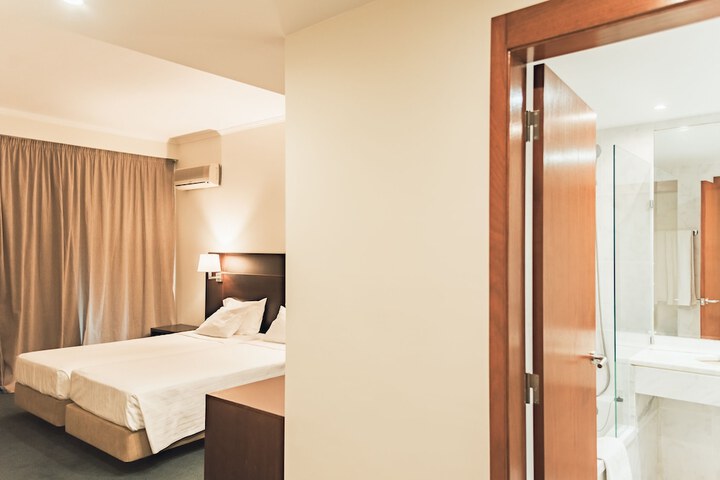 Room 34 of 72