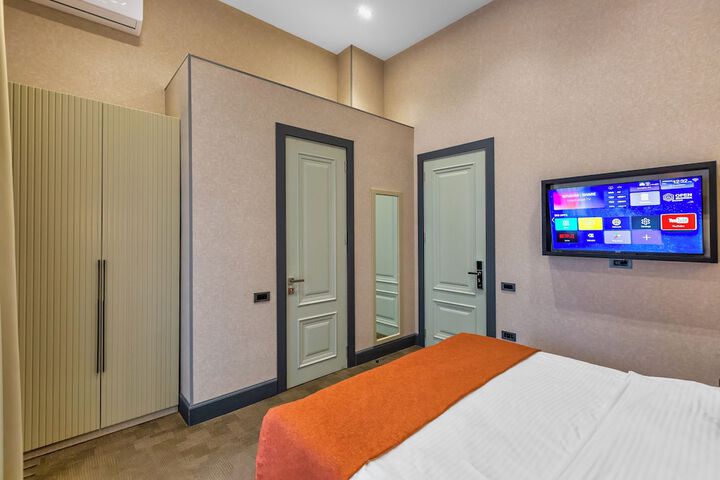 Room 19 of 30