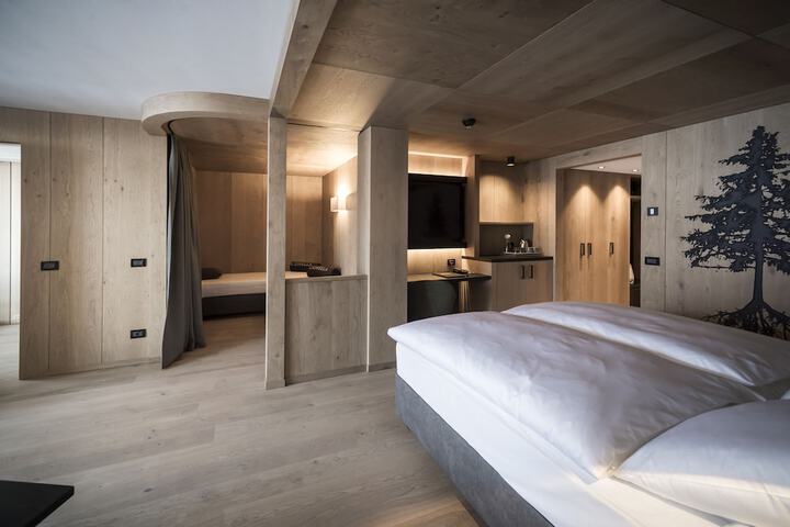 Room 13 of 91
