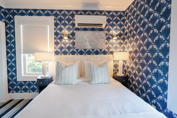 Room 32 of 85