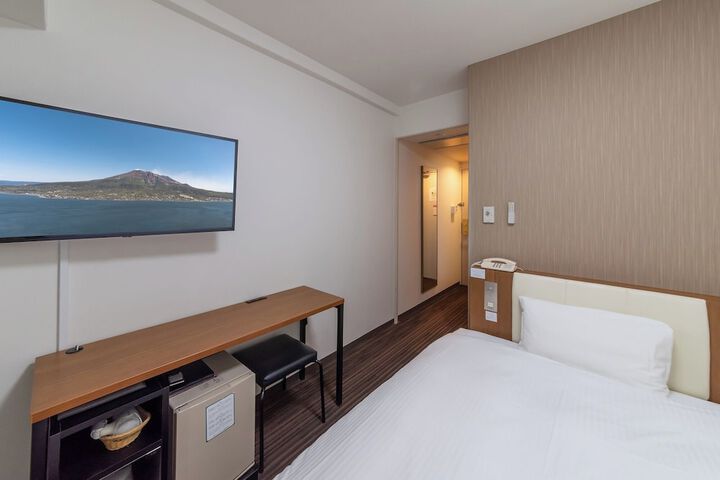 Room 7 of 25