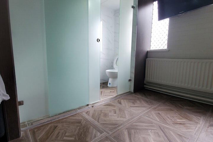 Room 15 of 22