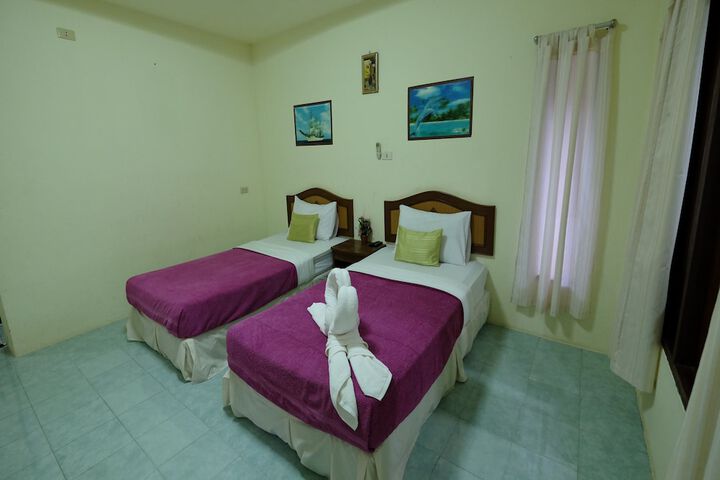 Room 6 of 25
