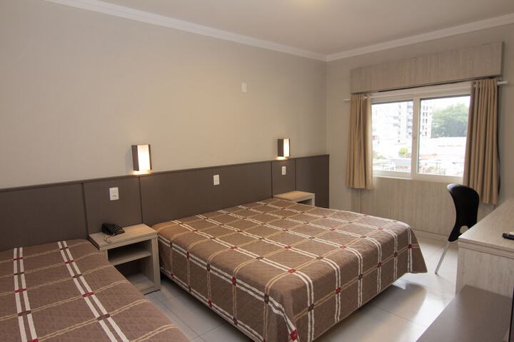 Room 11 of 40