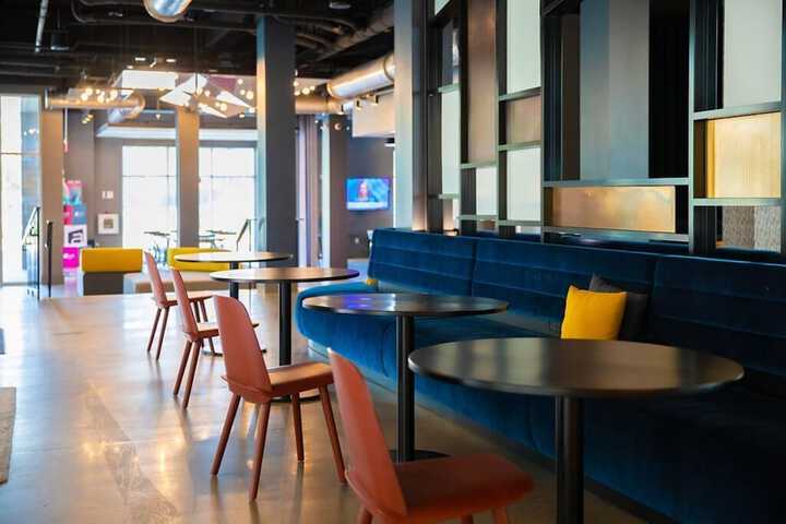 Lobby lounge