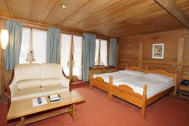 Room 20 of 33