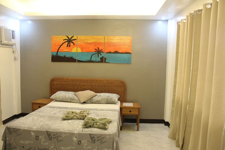 Room 11 of 102