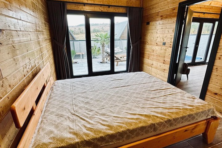 Room 20 of 33