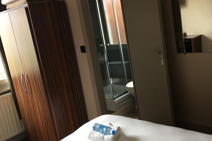 Room 18 of 81