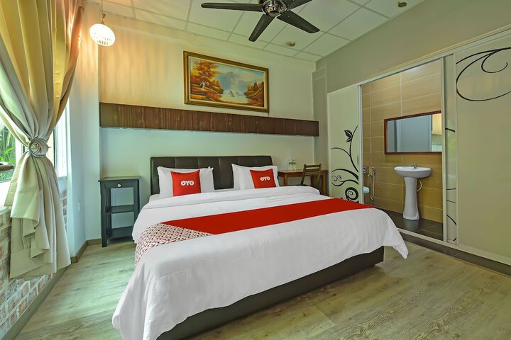 Room 33 of 49