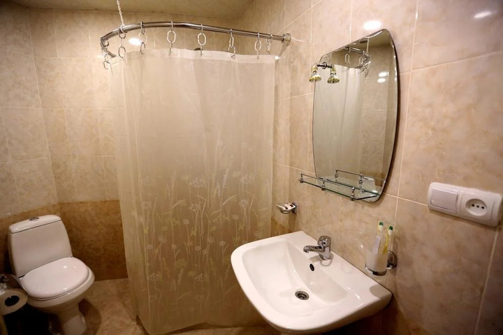Room 8 of 15