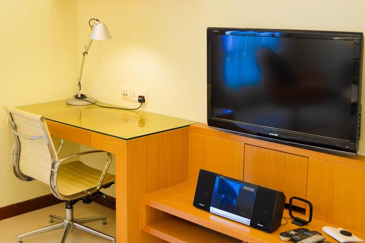 Room 4 of 5