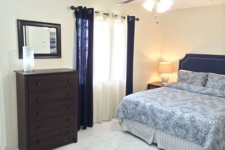 Room 4 of 73