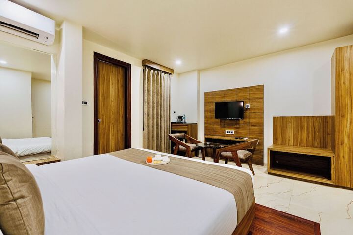 Room 15 of 48