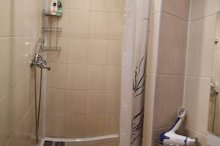 Room 12 of 19