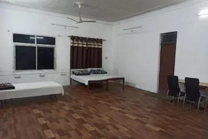 Room 15 of 25