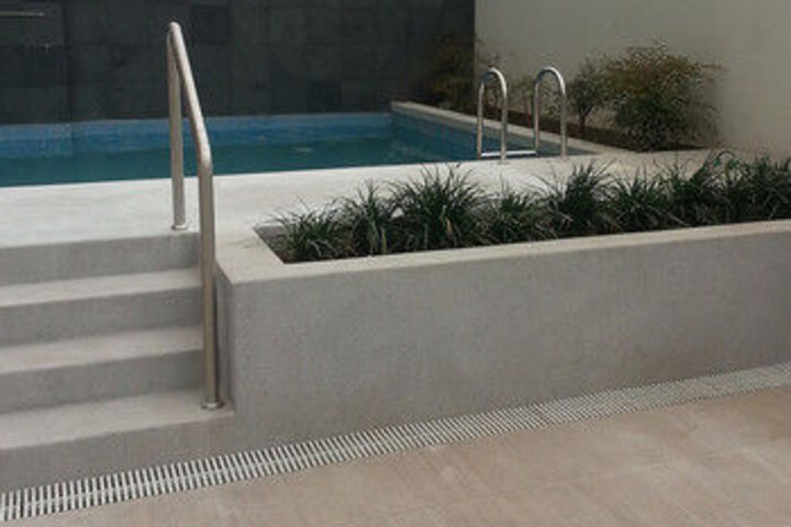 Pool 25 of 32