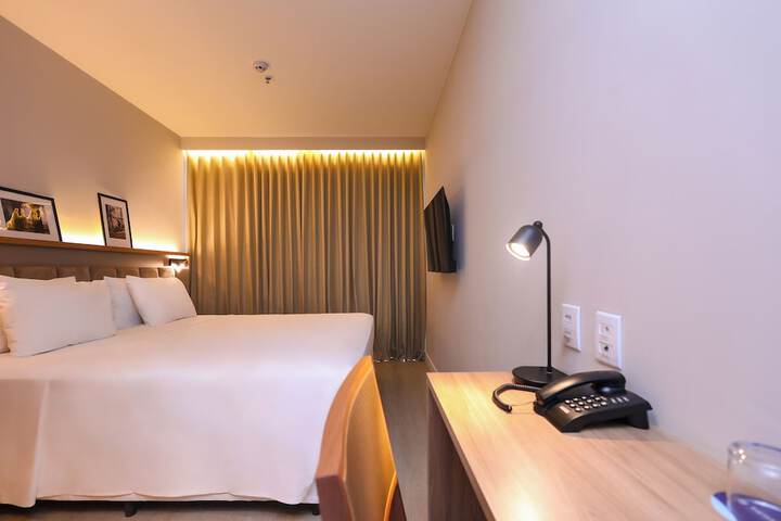 Room 17 of 38
