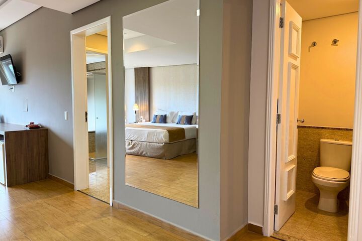 Room 32 of 79