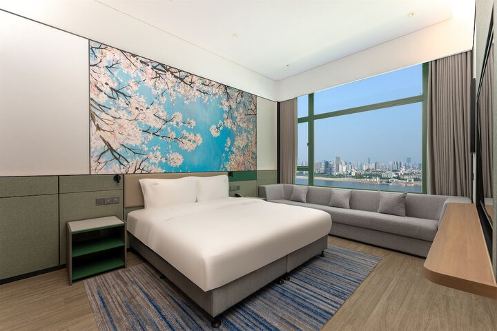 Room 27 of 123