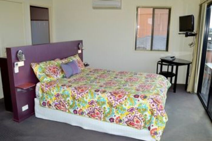 Room 8 of 15