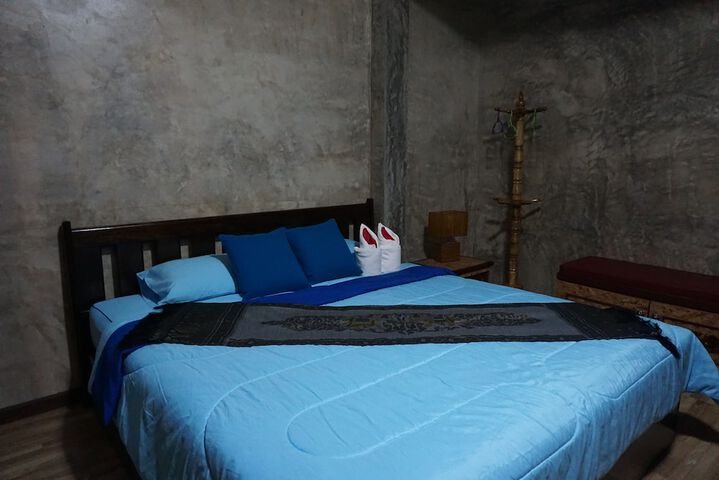 Room 5 of 62