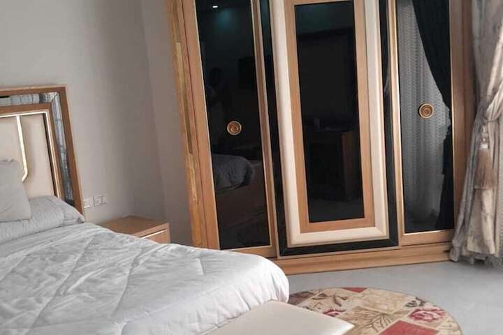 Room 16 of 22