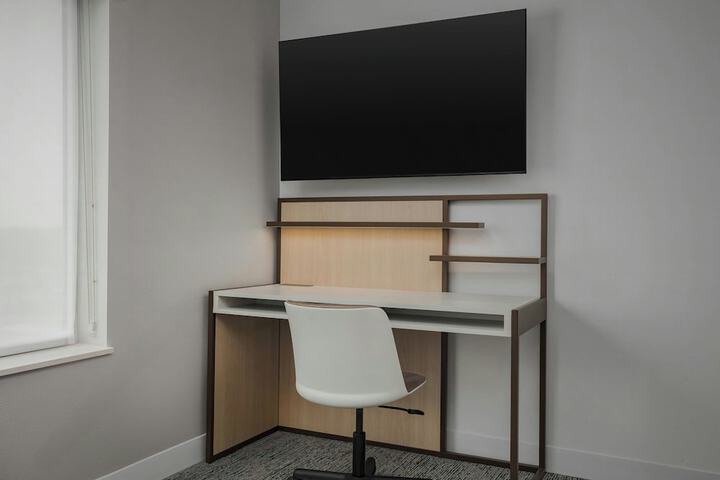 Room 12 of 46