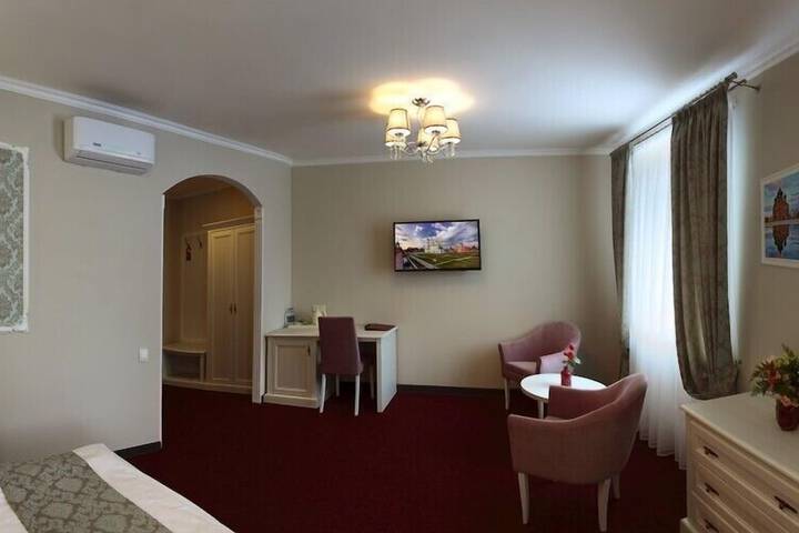 Room 15 of 33
