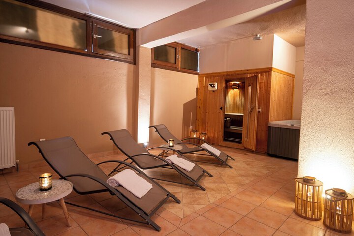 Spa 43 of 66