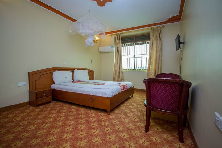 Room 12 of 72