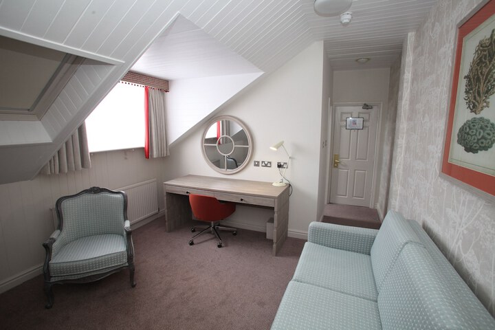 Room 12 of 139