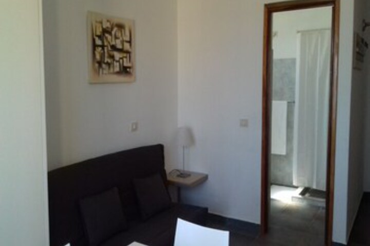 Room 11 of 24